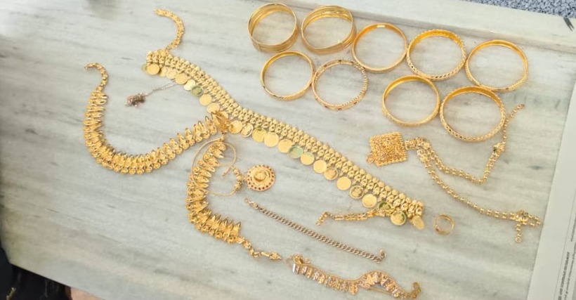 Số vàng có giá trị 670 triệu đồng. Ảnh: India Today