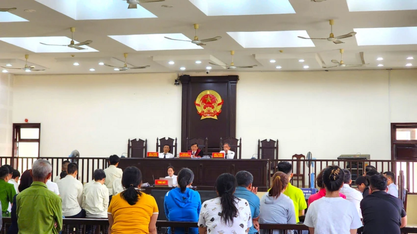 Nhiều người có nghĩa vụ liên quan đến tham dự phiên toà. Ảnh: PLO