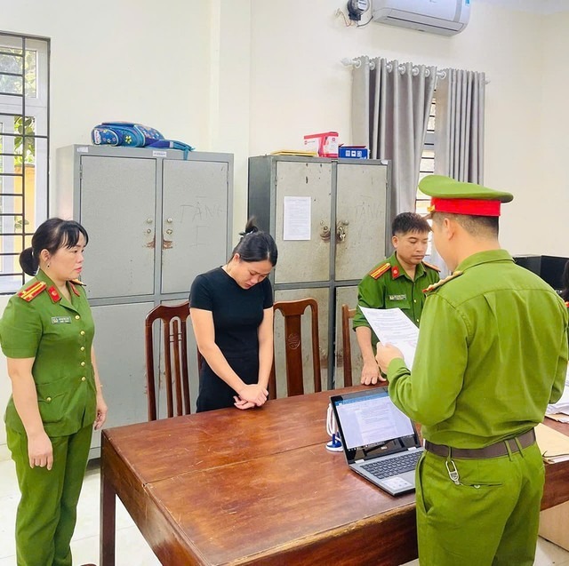 Lộc Thị Thúy tại cơ quan điều tra. (Ảnh: Công an tỉnh Hà Giang)