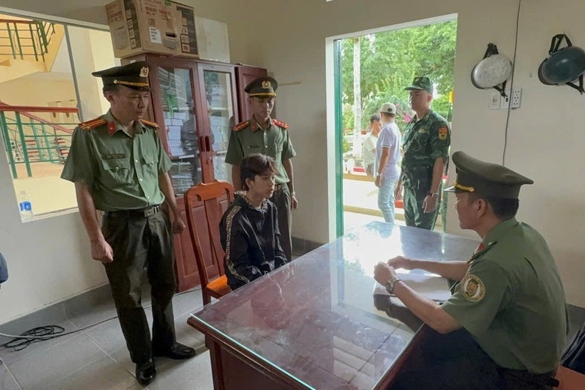 Cơ quan chức năng làm việc với Kiệt. Ảnh: Dân Trí