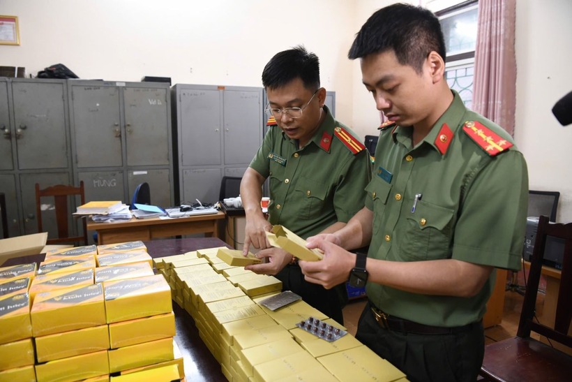 Các sản phẩm của Công ty TNHH thương mại đầu tư Bitney Việt Nam bị lực lượng công an thu giữ. Ảnh: Trang thông tin điện tử Công an tỉnh Phú Thọ.