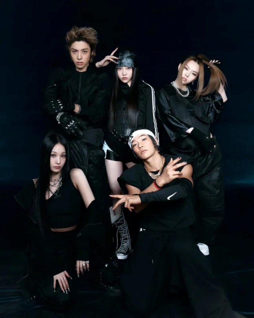 Nhóm nhạc ALLDAY Project gồm 5 thành viên.