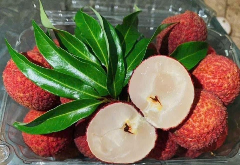 Trung Quốc đang được rao bán phổ biến với mức giá 1,2-1,4 triệu đồng/giỏ 2 kg, tương đương 600.000-700.000 đồng/kg. Ảnh: VietNamnet