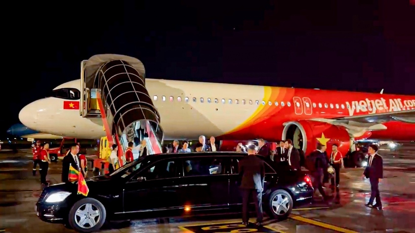 Tổng thống Litva đến Hà Nội trên chuyên cơ Vietjet - 3