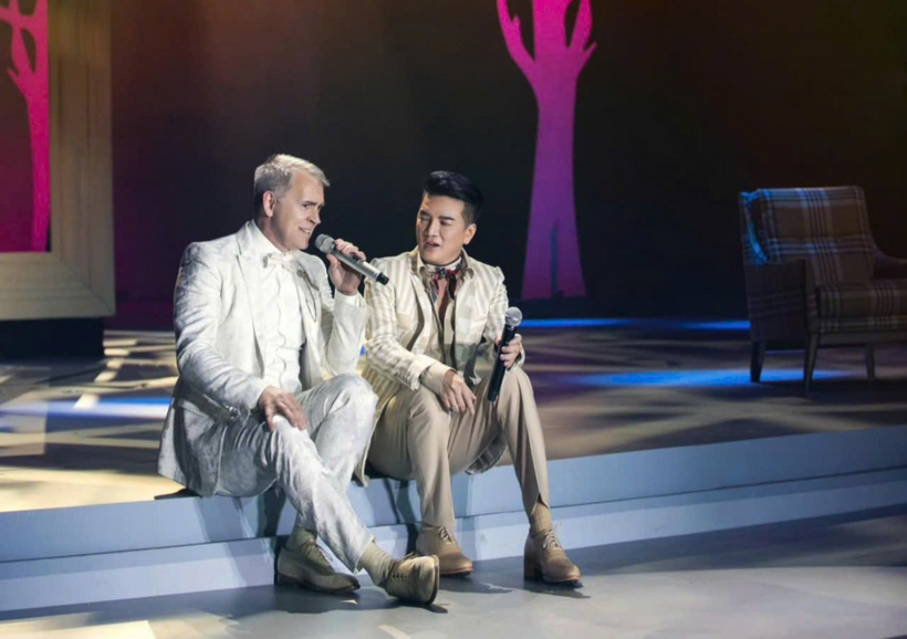 Tỷ phú Gerard và Đàm Vĩnh Hưng từng nhiều lần song ca bài hát này trên sân khấu.