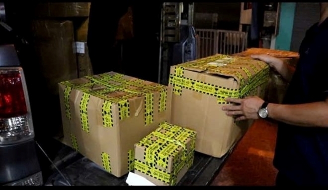 Ma túy cần sa được đóng gói vào các đồ vật và gửi qua đường hàng không, các bưu kiện, bưu phẩm. Ảnh: Lao động