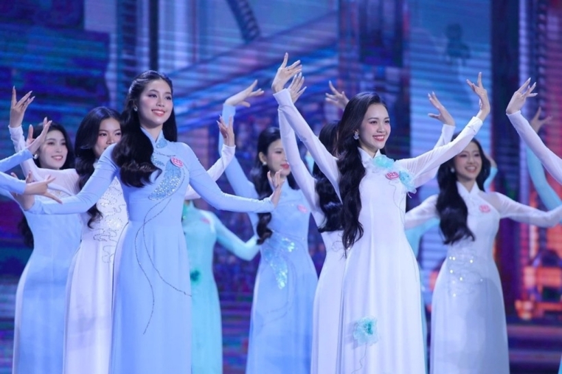 Thí sinh Hoa hậu Việt Nam 2024 diện áo dài, khoe nhan sắc rạng rỡ. Ảnh: Lao Động