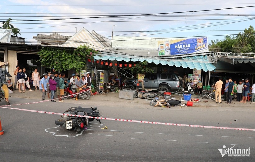 Hiện trường vụ tai nạn giao thông nghiêm trọng ở Hậu Giang, 2 người thương vong - 1