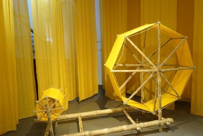 Các sản phẩm tơ của làng Cổ Chất tuy nổi tiếng khắp nơi bởi chất lượng tốt và độ bền đẹp. Ảnh: Gia đình và Xã hội.