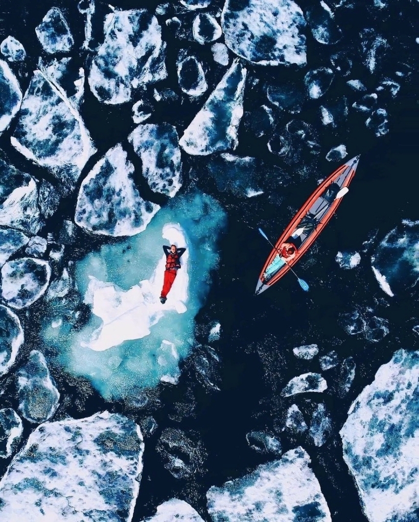 Theo dân gian tương truyền rằng, hồ nước này có năng lực ma thuật siêu nhân nào đó, có thể giúp kéo dài tuổi thọ của con người. Chính vì vậy có không ít người sẵn sàng ngâm mình trong nước ở nhiệt độ 5 độ C, để được bất tử.