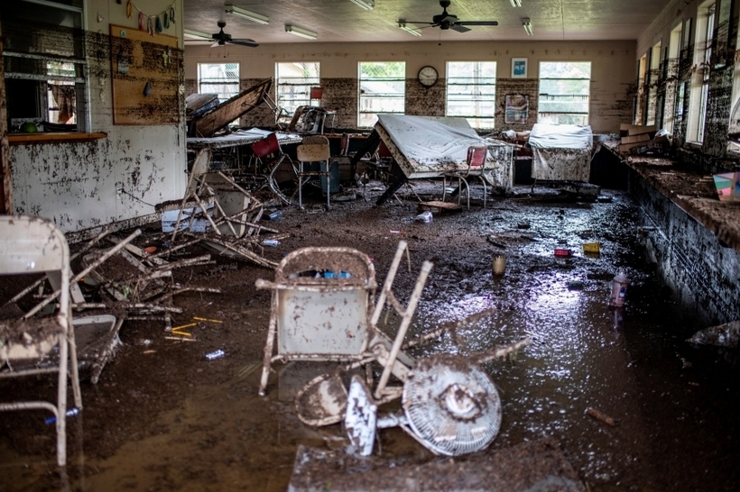 Trong số những người thiệt mạng và mất tích có nhiều trẻ em khi các nạn nhân&nbsp;tham gia trại hè dành cho nữ sinh bên bờ sông ở thị trấn nhỏ Hunt.