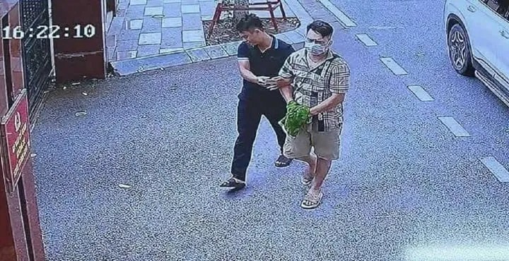 Hình ảnh Tiến "Bịp" bị bắt lan truyền trên mạng xã hội. Ảnh: Dân Trí