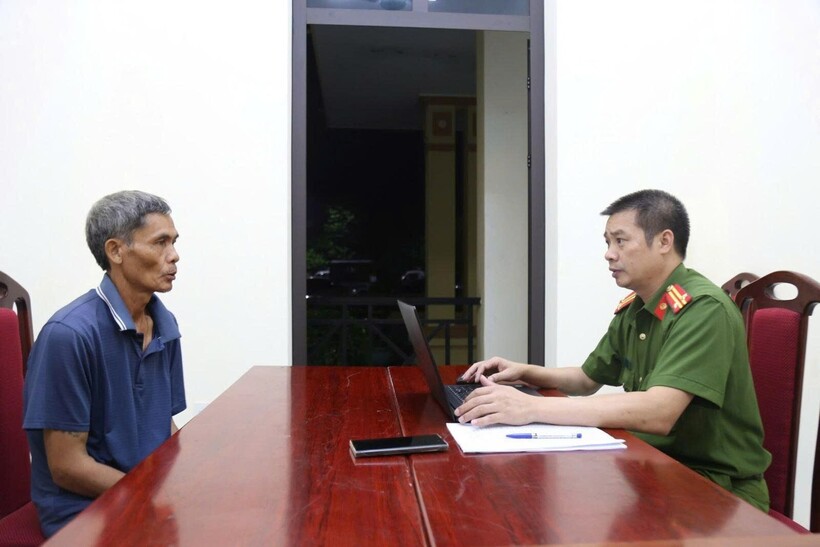 Đối tượng liên quan đến vụ án tại cơ quan công an.