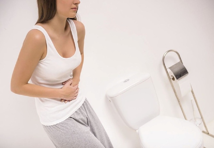 Đi tiểu bất thường khi thức dậy mỗi buổi sáng là 1 trong những triệu chứng đặc hiệu, dễ nhận biết của người có bệnh hay gặp vấn đề về thận.