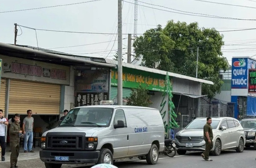 Công an thực nghiệm hiện trường vụ đầu độc Xyanua ở Đồng Nai. Ảnh: Người lao động