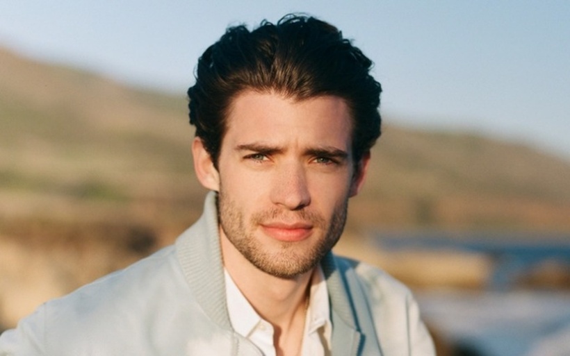 Vẻ lãng tử của nam diễn viên David Corenswet.