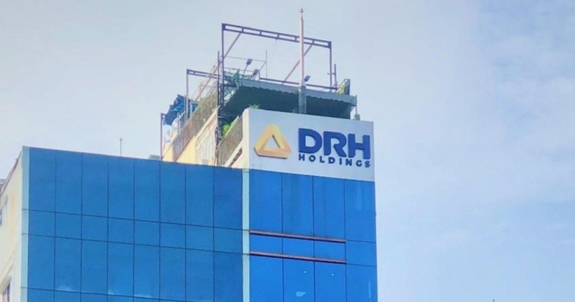 Công ty cổ phần DRH Holdings bị UBCKNN xử phạt hành chính tổng cộng 790 triệu đồng do nhiều vi phạm về công bố thông tin, sử dụng vốn sai mục đích, và không báo cáo thay đổi phương án sử dụng vốn tại đại hội cổ đông gần nhất. Ảnh minh hoạ.