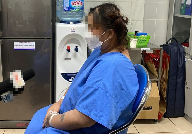 Chị T.T.M vẫn chưa hết bàng hoàng sau khi cận kề cửa tử chỉ vì hành động bồng bột của mình. Ảnh: VietNamnet