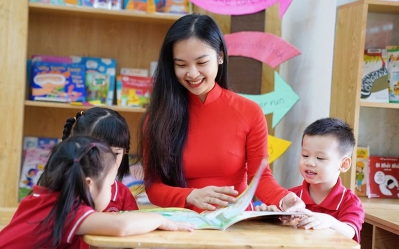 Luật Nhà giáo 2025 chính thức có hiệu lực từ ngày 1/1/2026 quy định rõ về tuổi nghỉ hưu của nhà giáo. Ảnh minh họa