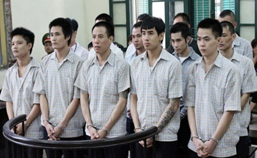 Nhóm “giang hồ” thanh toán nhau trên đường Láng và các bị cáo liên quan. (Ảnh: ANTĐ)