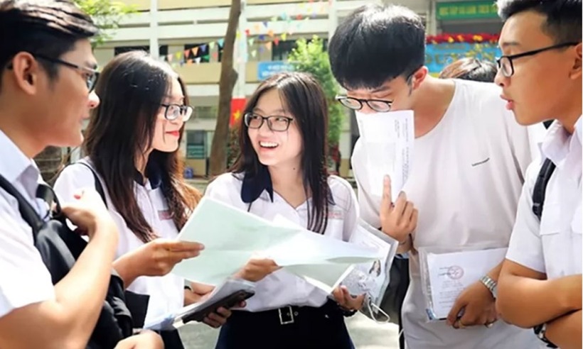 Chuyên gia nhận định điểm chuẩn đại học 2025 có thể giảm 2-3 điểm. Ảnh: Báo Chính phủ