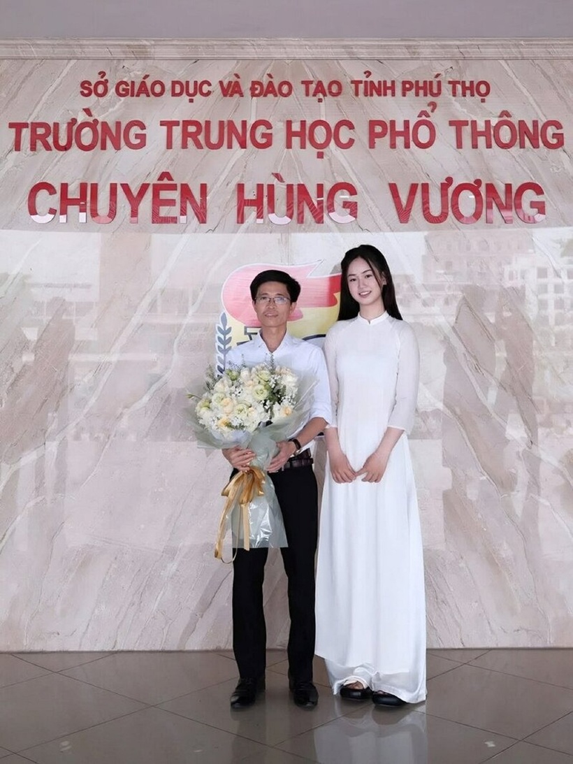 Hiền Mai được thầy cô nhận xét có kỹ năng mềm tốt.