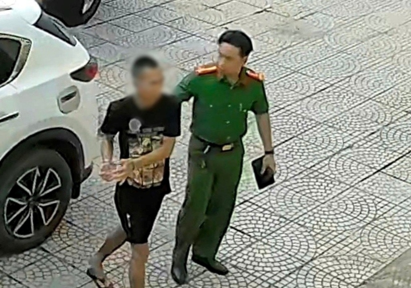 Đối tượng Thân Văn Quân tại Công an xã Trần Phú (Hải Phong). Ảnh: Công Lý