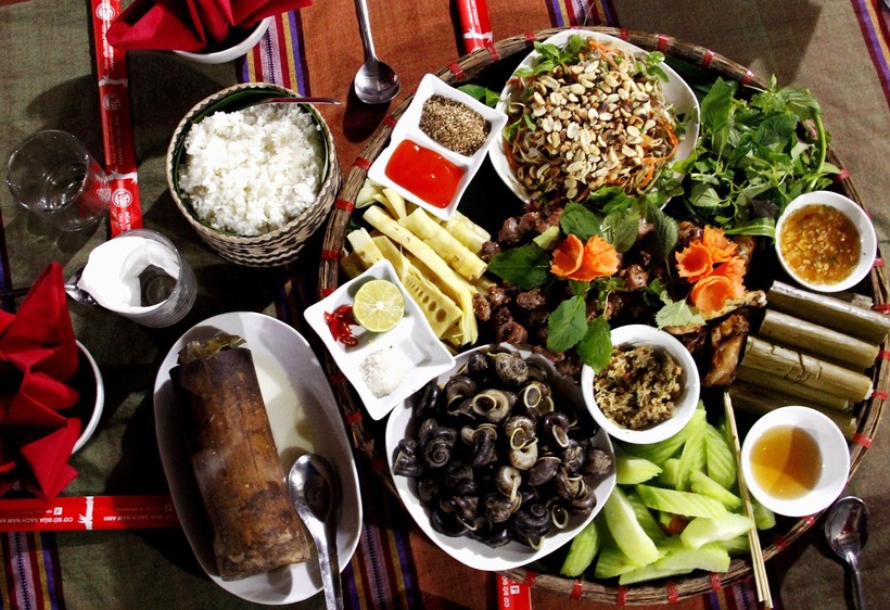 Ẩm thực ở Pù Luông. Ảnh: VnExpress