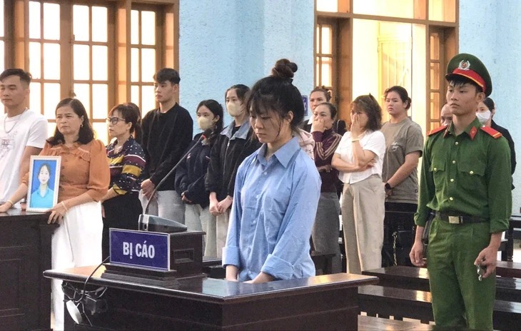 Bị cáo Trần Thị Minh Thư tại tòa. (Ảnh: Tuổi trẻ)