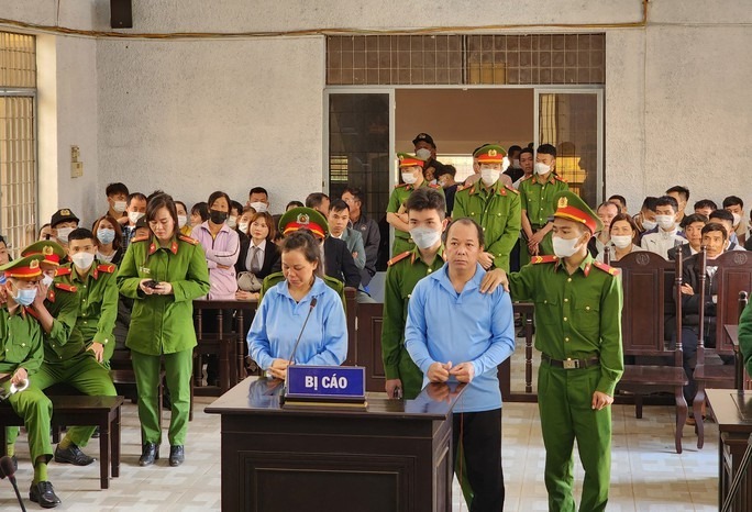 Đào Thị Mình và nhân tình tại phiên tòa phúc thẩm. (Ảnh: Công an nhân dân)