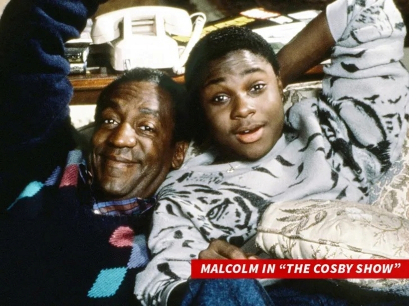 Hình ảnh nam diễn viên Warner (bên phải) trong bộ phim sitcom ăn khách The Cosby Show.