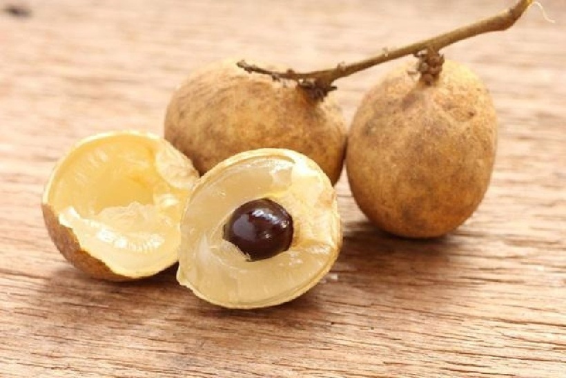 Bé gái 2 tuổi tử vong thương tâm do hóc hạt nhãn. Ảnh minh họa.