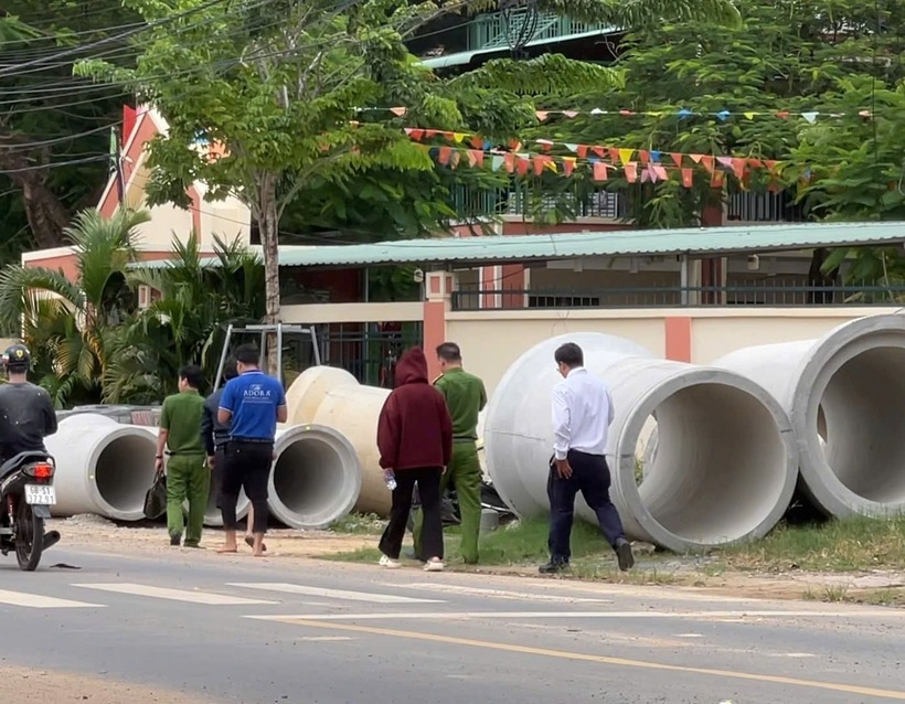Công an TP.HCM phối hợp cùng các đơn vị liên quan đến khám nghiệm hiện trường. Ảnh: Báo Công lý.