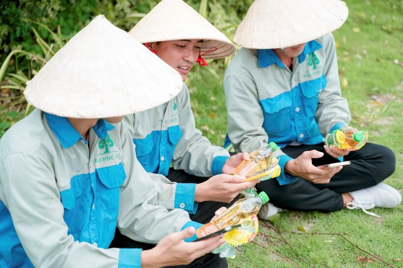 Anh Đoàn Trung Quân, một quản lý chuyền may tại Đồng Nai thì không chỉ hào hứng mà còn nóng lòng chờ tới buổi quay số ngày 6/8 tới đây.