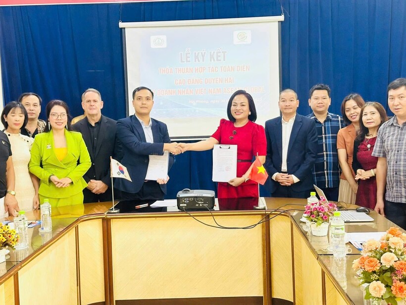 Lễ ký kết thỏa thuận hợp tác toàn diện.