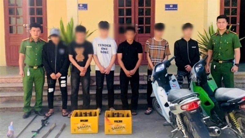 6 đối tượng có hành vi gây rối trật tự công cộng đã bị lực lượng chức năng bắt giữ. Ảnh: Công an nhân dân