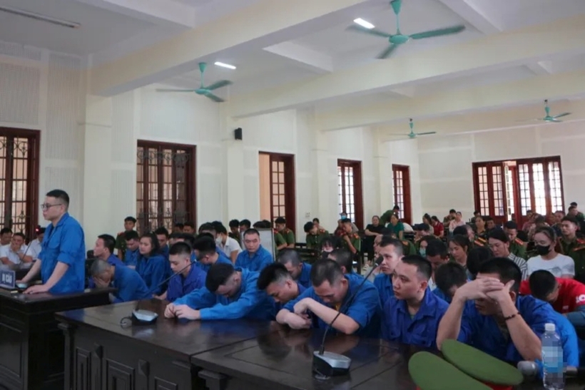 Các bị cáo tại phiên tòa. Ảnh: Pháp Luật TP.HCM