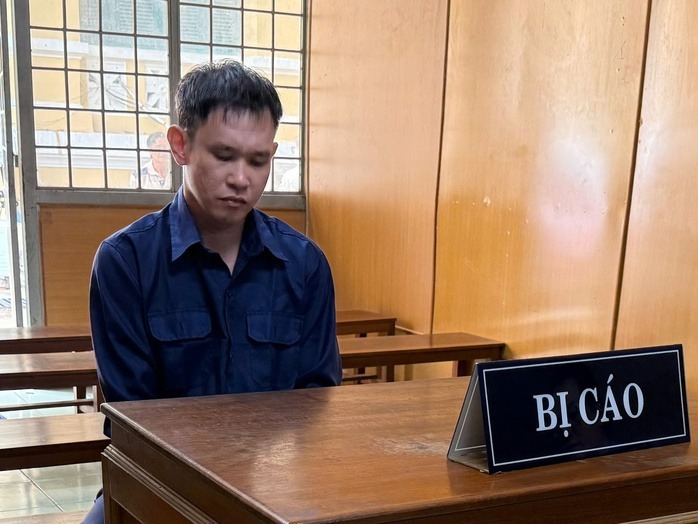 Bị cáo Huỳnh Tấn Đạt tại tòa. (Ảnh: Người lao động)