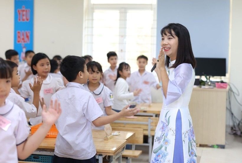 Giáo viên đạt thành tích có thể nhận tiền thưởng đến gần 10 triệu đồng. Ảnh minh họa