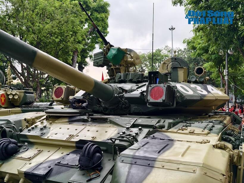 Ngắm đoàn xe tăng, pháo binh hào hùng tiến về quảng trường Ba Đình tổng hợp luyện diễu binh - 3