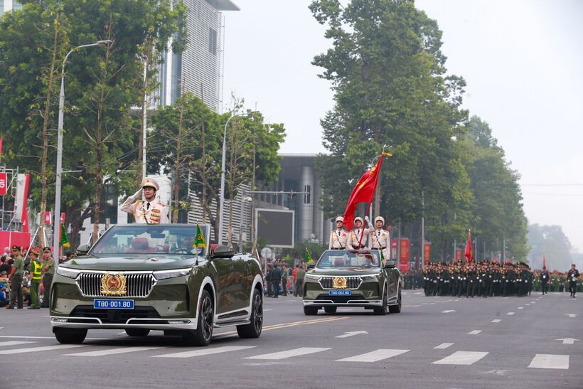 Trước đó, những chiếc xe điện VinFast mui trần đã từng xuất hiện trong nhiều cột mốc đáng nhớ của đất nước.