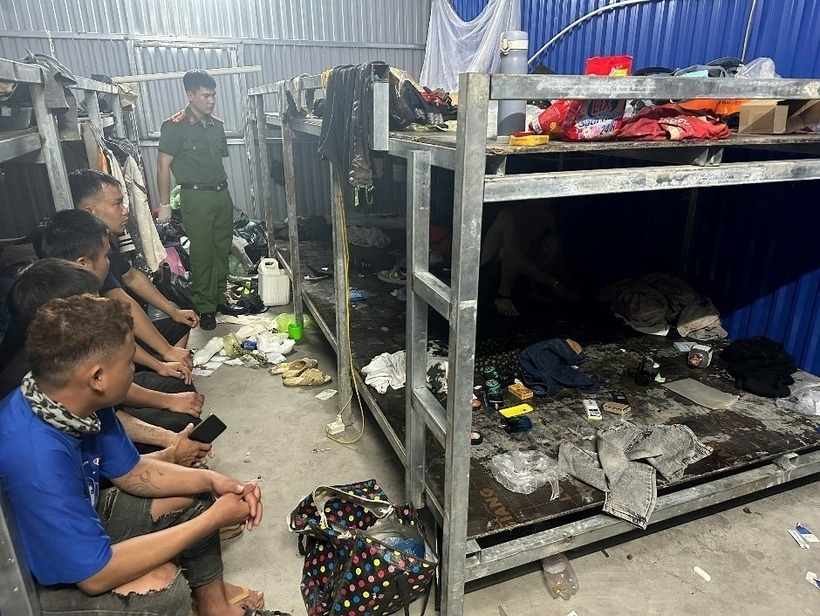 29 trường hợp có kết quả dương tính với heroin trong khu lán trại công nhân.