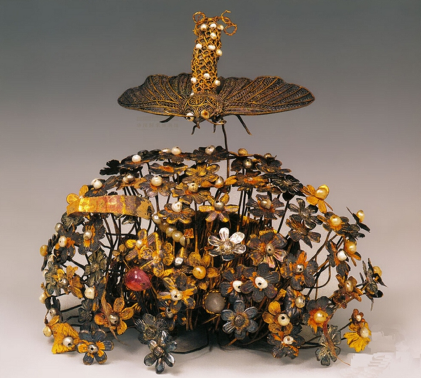 Mở quan tài khắc lời nguyền được tìm thấy trong mộ cổ hơn nghìn năm, các chuyên gia "sửng sốt" với thân phận thi hài bên trong - 4