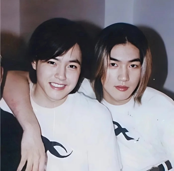 Nam ca sĩ đình đám qua đời ở tuổi 19 (bên phải) khiến nhiều khán giả tiếc thương. Ảnh: Sao Star