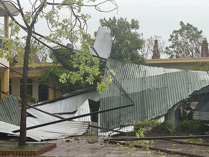 Trường học ở Hà Tĩnh sau bão. Ảnh: Tạp chí Giáo dục.