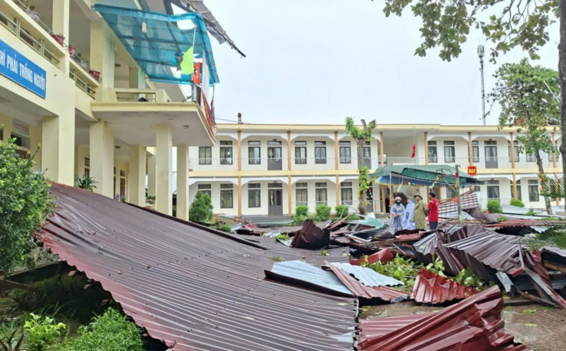 Hơn 1.000 cơ sở giáo dục bị thiệt hại do bão số 10 Bualoi, thiệt hại hàng trăm tỉ đồng - 1