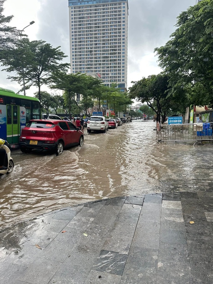 Khu vực Phạm Văn Bạch.