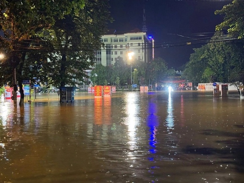 Mênh mông biển nước