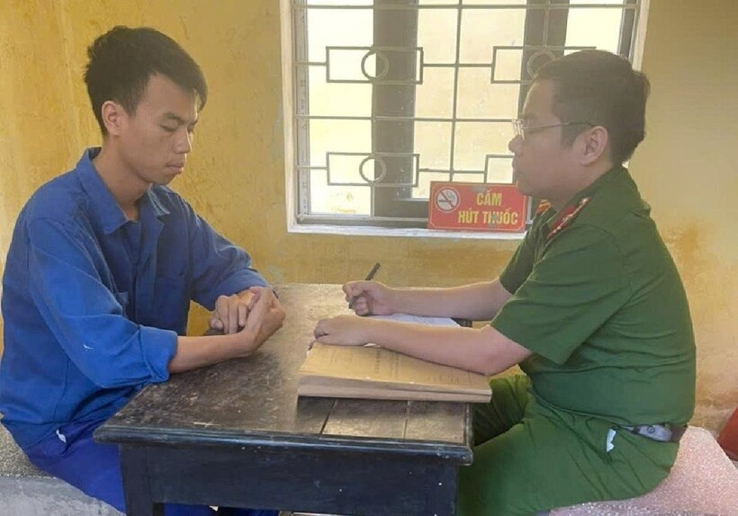 Khải tại cơ quan công an. Ảnh: Công an tỉnh Hưng Yên.