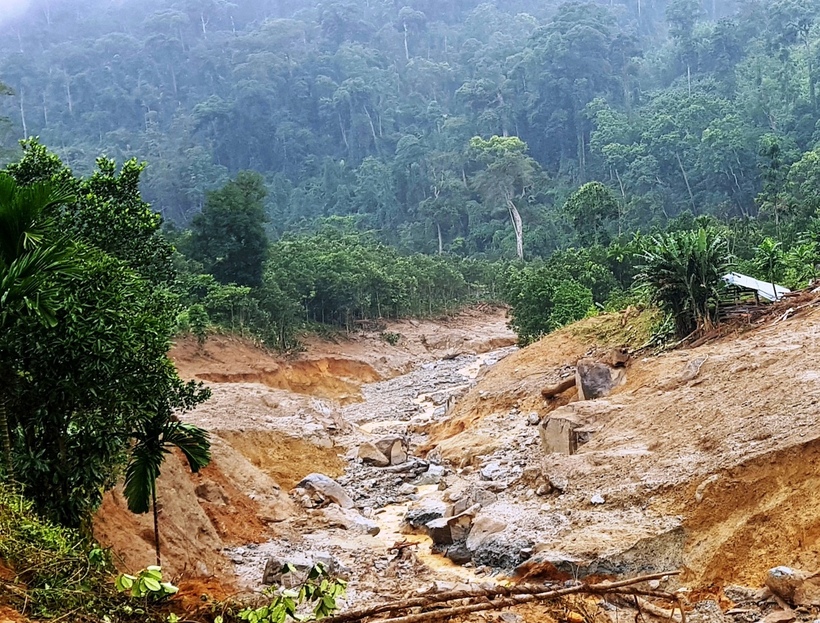 Thủ tướng yêu cầu Bộ trưởng các Bộ, lãnh đạo các địa phương chủ động ứng phó nguy cơ mưa lũ, lũ ống, lũ quét, sạt lở đất do ảnh hưởng bão số 11. Ảnh minh hoạ